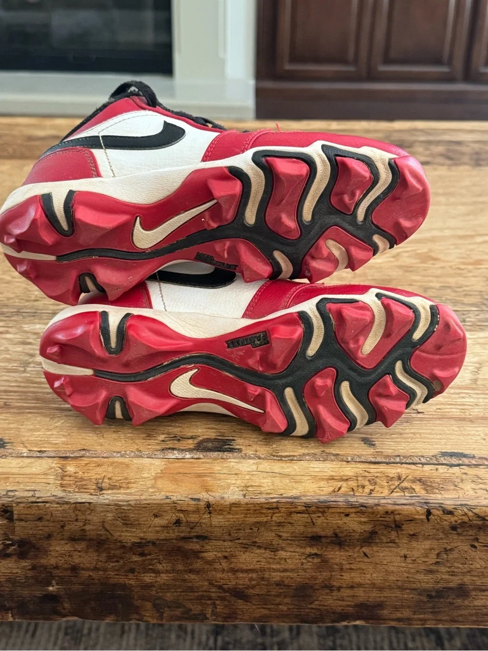 Air Jordan 1 Youth Baseball Cleats Red White Black (Big kids Size 4Y)